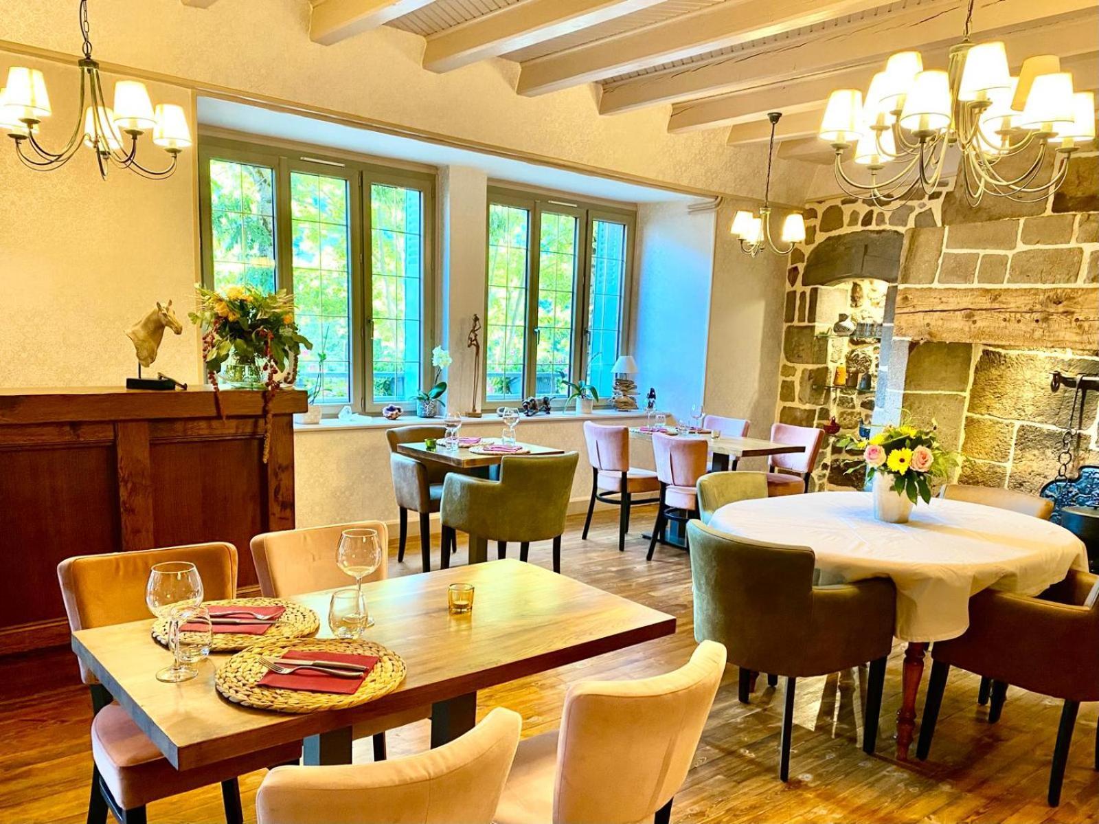 Hotel Restaurant Du Plomb Du Cantal Murat  Buitenkant foto